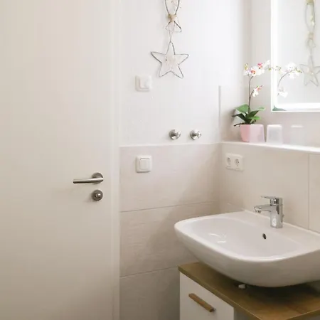 1 Bedroom Gorgeous In Mueritz Apartmán